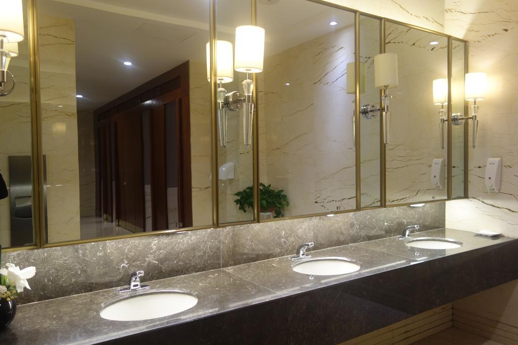 Lanzhou Legend Hotel Exterior photo